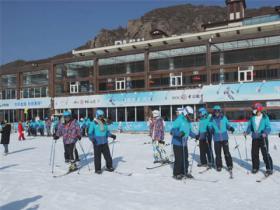 朝阳区东坝地区冰雪嘉年华拉开帷幕