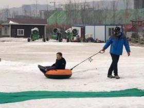 “?冰雪运动”助力全民健身升温
