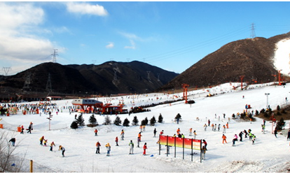 北京昌平军都山滑雪场