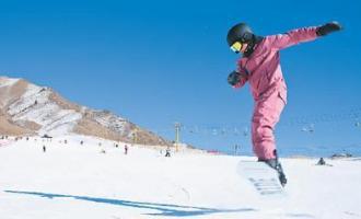 中国单个冰雪季游人超2亿次 大国冰雪旅游时代来临